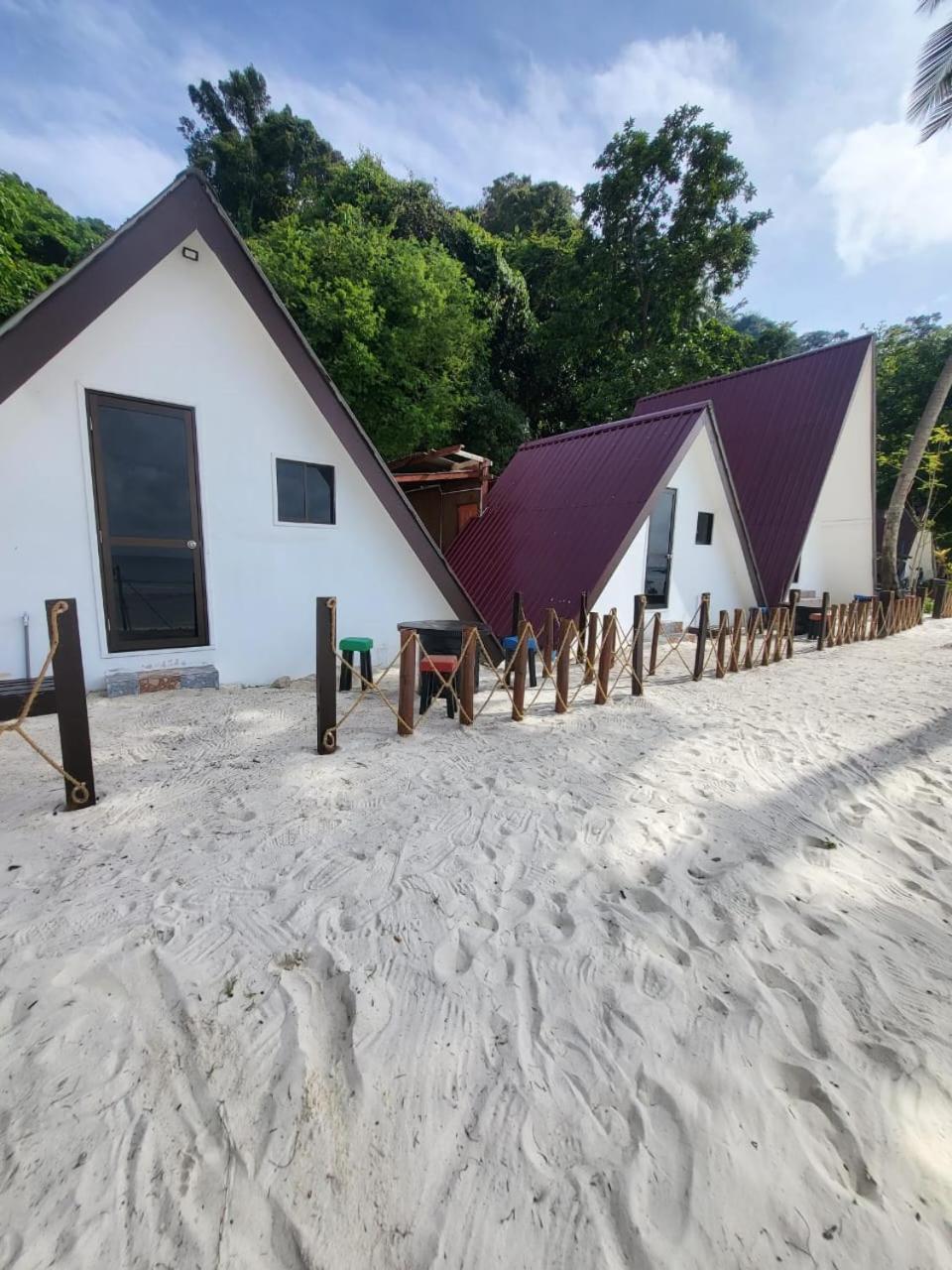 Dewati Roomstay B&B Lang Tengah Exterior foto