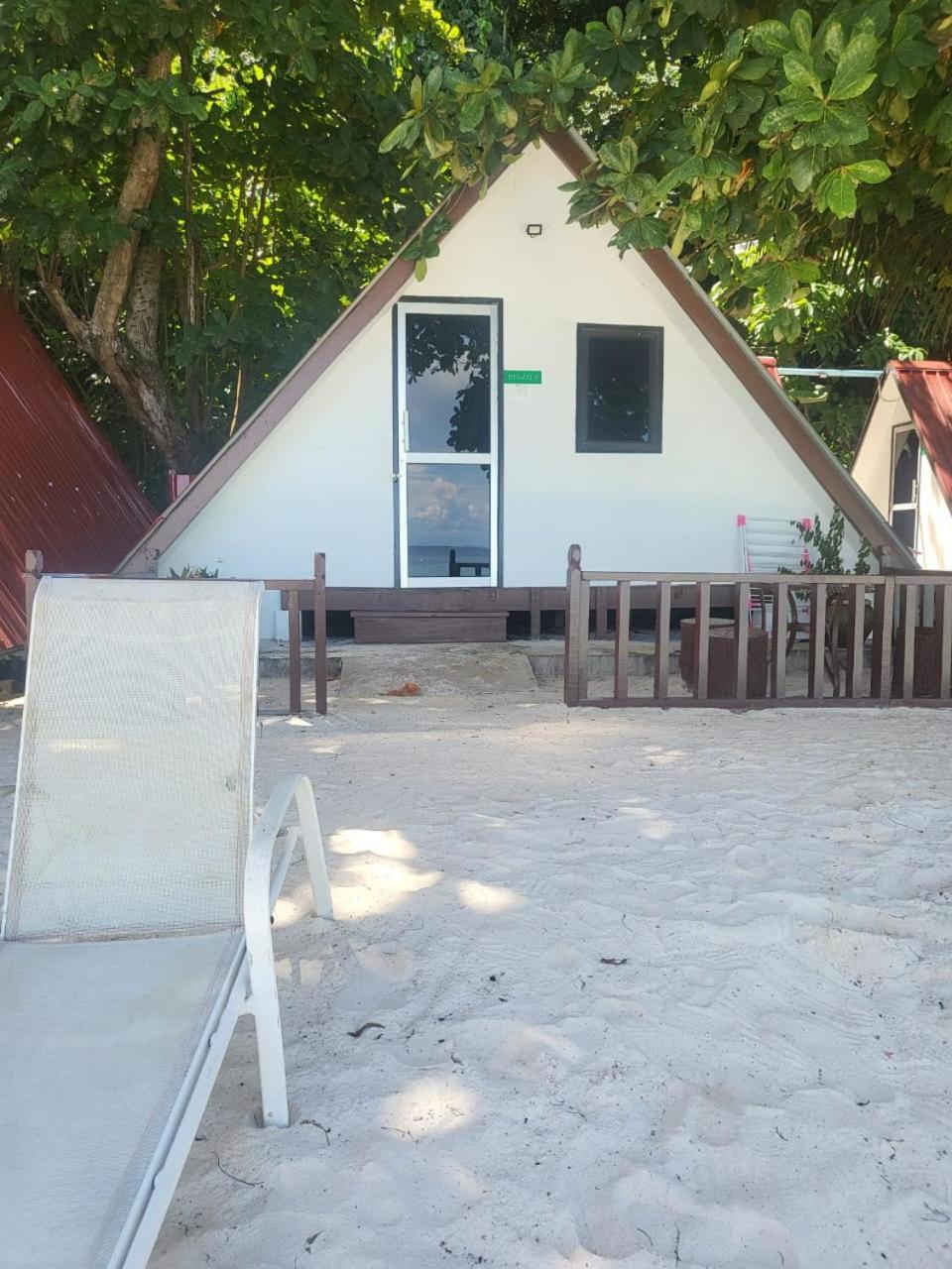 Dewati Roomstay B&B Lang Tengah Exterior foto
